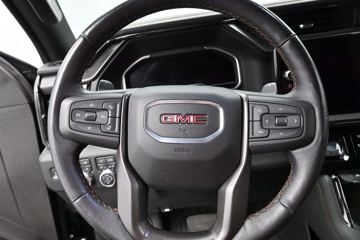 Used 2023 Onyx Black GMC AT4 image 17