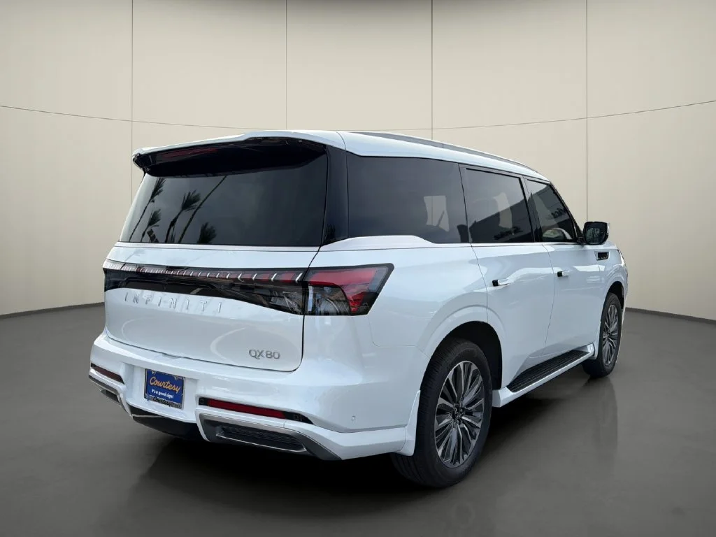 New 2027 RADIANT WHITE INFINITI Luxe 2WD image 7