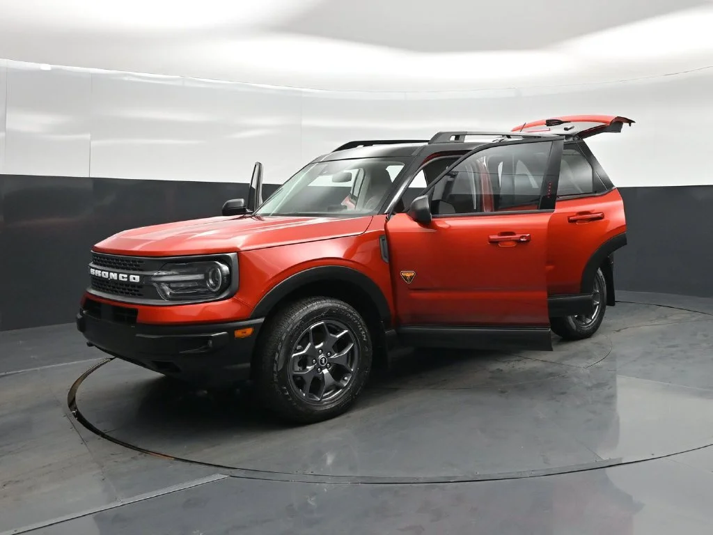 Used 2023 Red Ford Badlands image 25