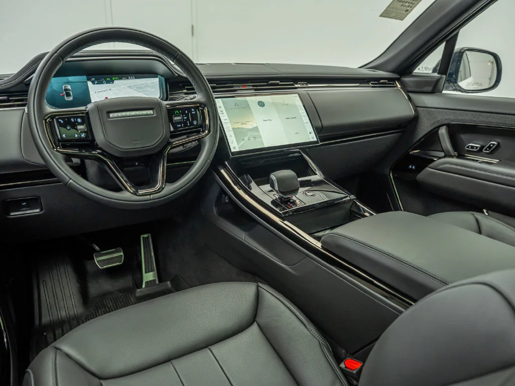 New 2026 Fuji White Land Rover Dynamic SE image 27