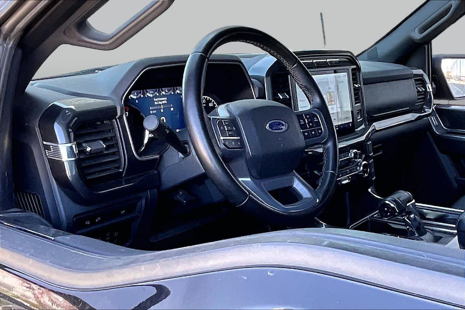 Used 2023 Agate Black Metallic Ford XLT image 26