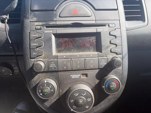 Used 2010 White Kia Plus image 30