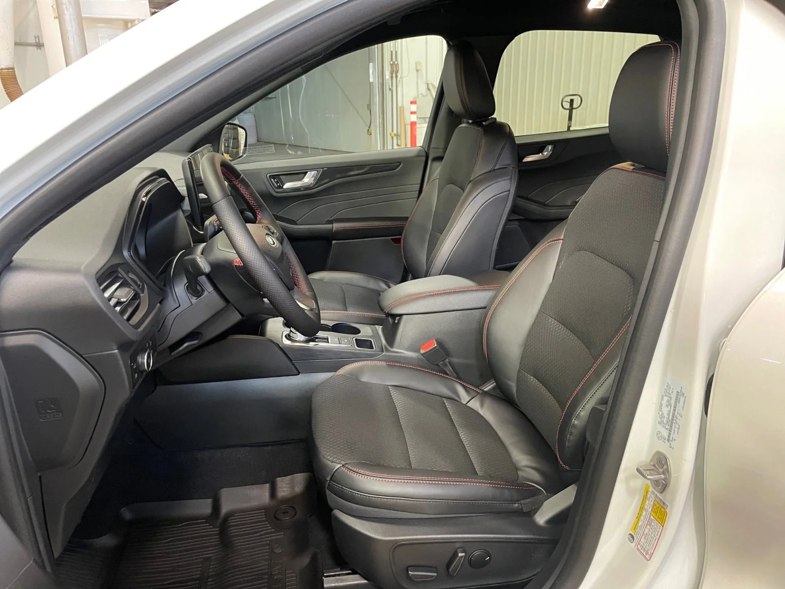 New 2026 Star White Metallic Tri-Coat Ford ST-Line Select image 19