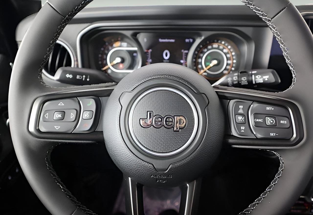 2025 Jeep Wrangler 2-Door Rubicon - Photo 10