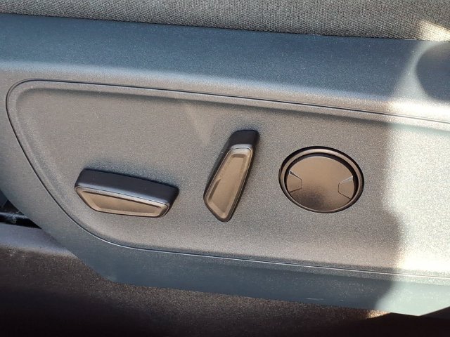 Used 2022 Silver Metallic Ford XLT image 14