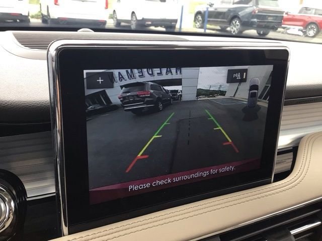 Used 2022 Red Lincoln Standard image 15