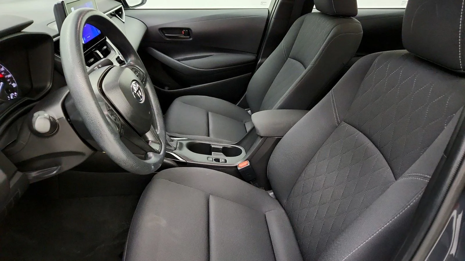 Used 2025  Toyota LE image 26