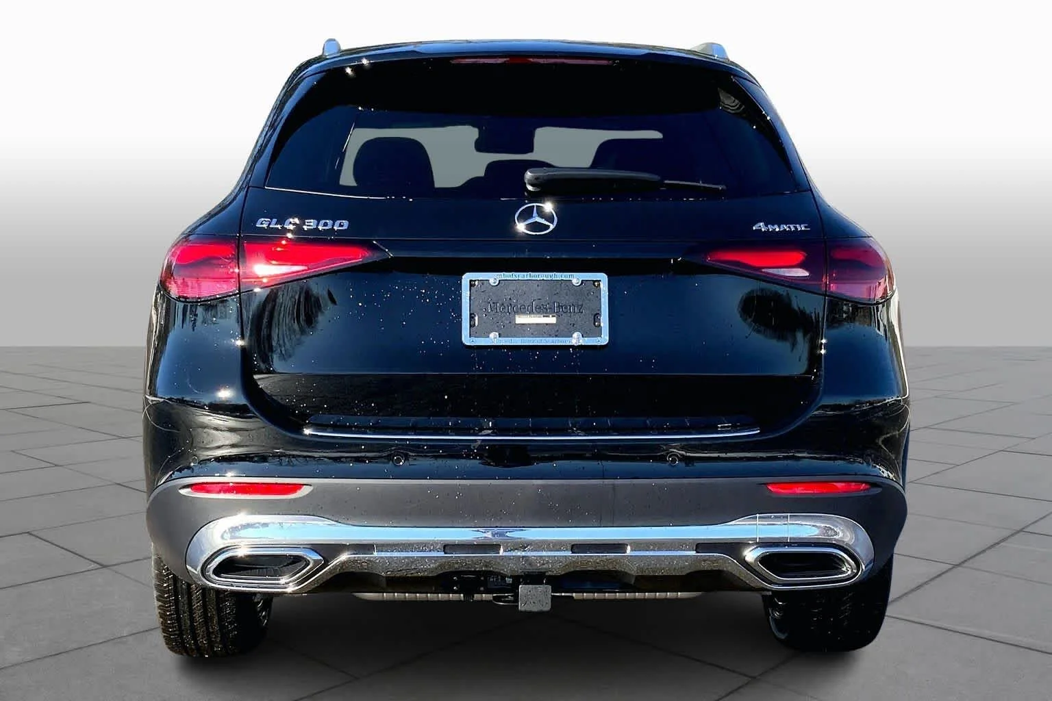 Used 2026 Black Mercedes-Benz GLC 300 image 4