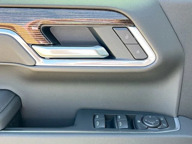 New 2026 Summit White GMC Elevation image 13
