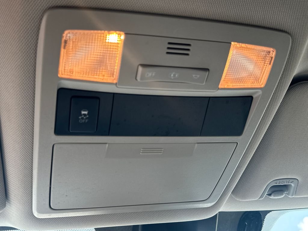 Used 2018 Black Toyota SR5 image 31