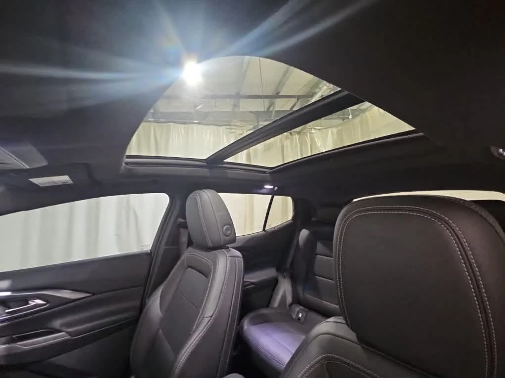 Used 2024 Summit White Chevrolet LT image 6