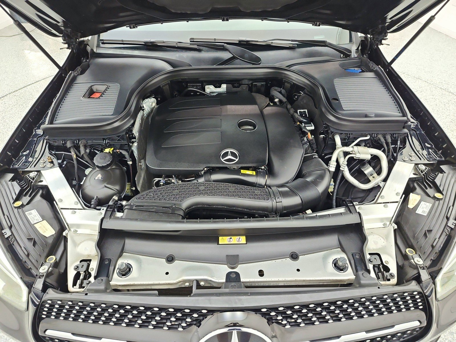 Used 2021 Black Mercedes-Benz GLC 300 SUV image 16