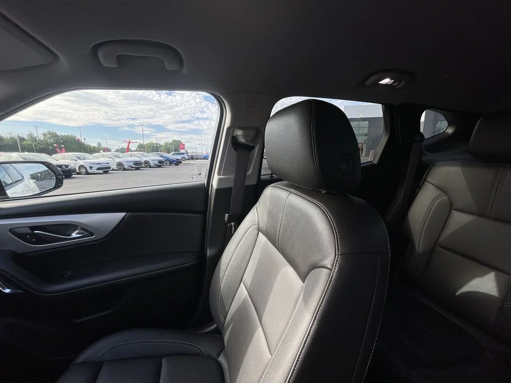 Used 2023 White Chevrolet LT image 11