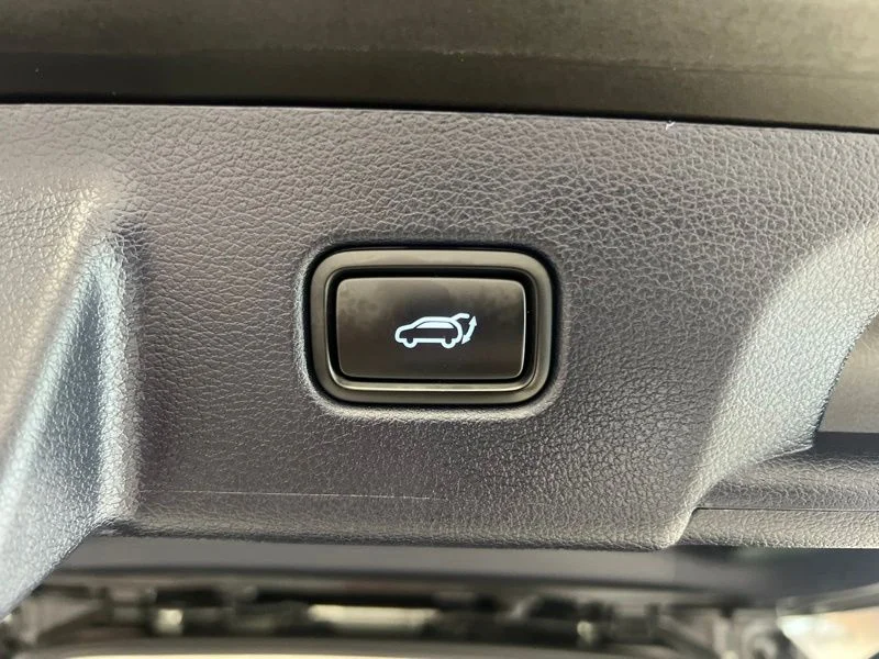 Used 2024 Black Hyundai Calligraphy image 9