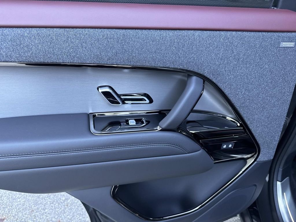 New 2026 Carpathian Grey Land Rover Dynamic SE image 13