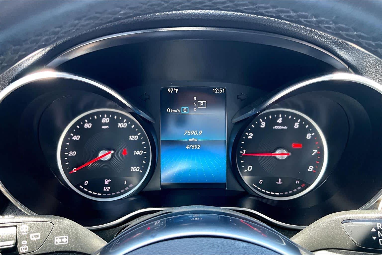 Used 2022 Polar White Mercedes-Benz GLC 300 image 25