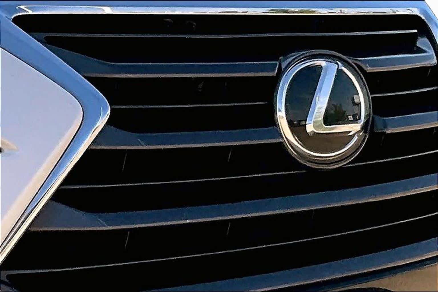 Used 2017 Eminent White Lexus  image 28