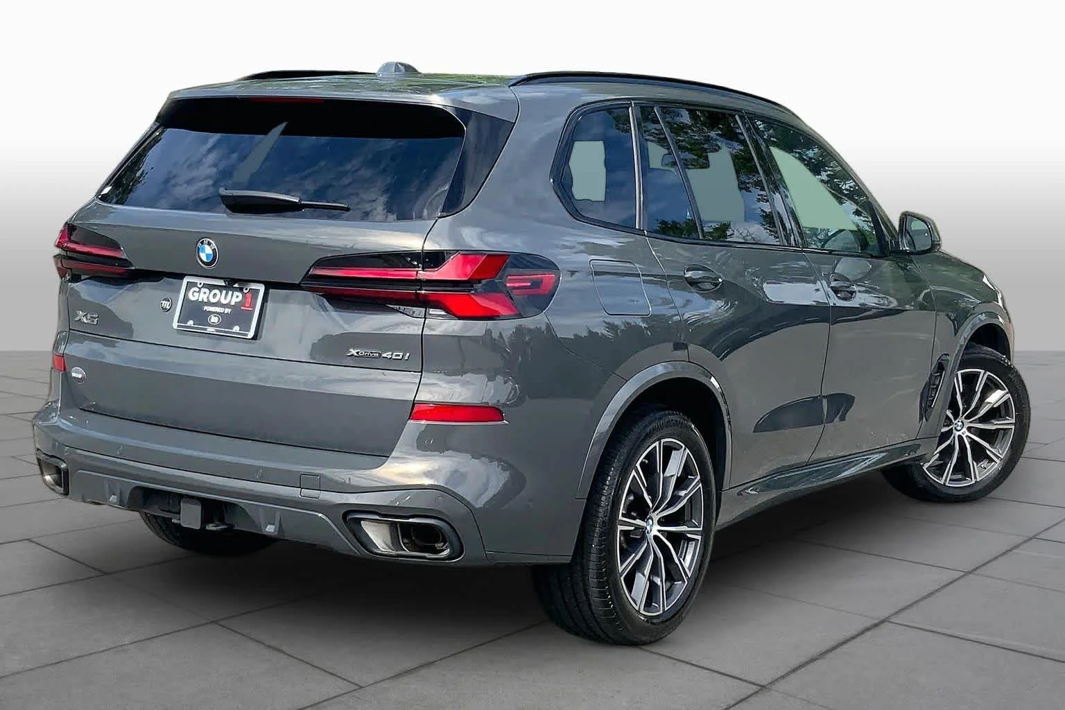Used 2024 Gray Metallic BMW xDrive40i image 13