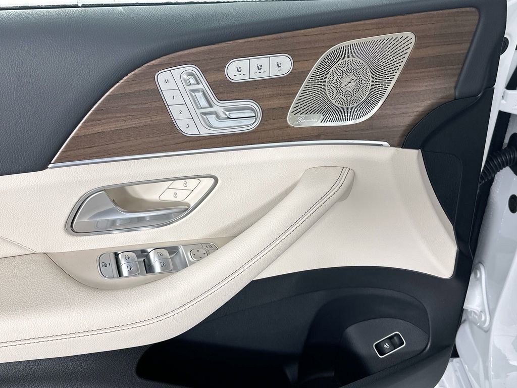 New 2026 MANUFAKTUR Moonlight White Metallic Mercedes-Benz GLE 350 image 52
