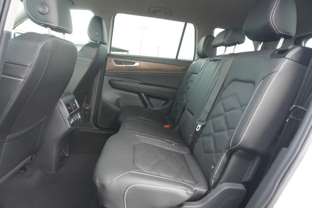 New 2026 Opal White Pearl Volkswagen 2.0T SE image 18