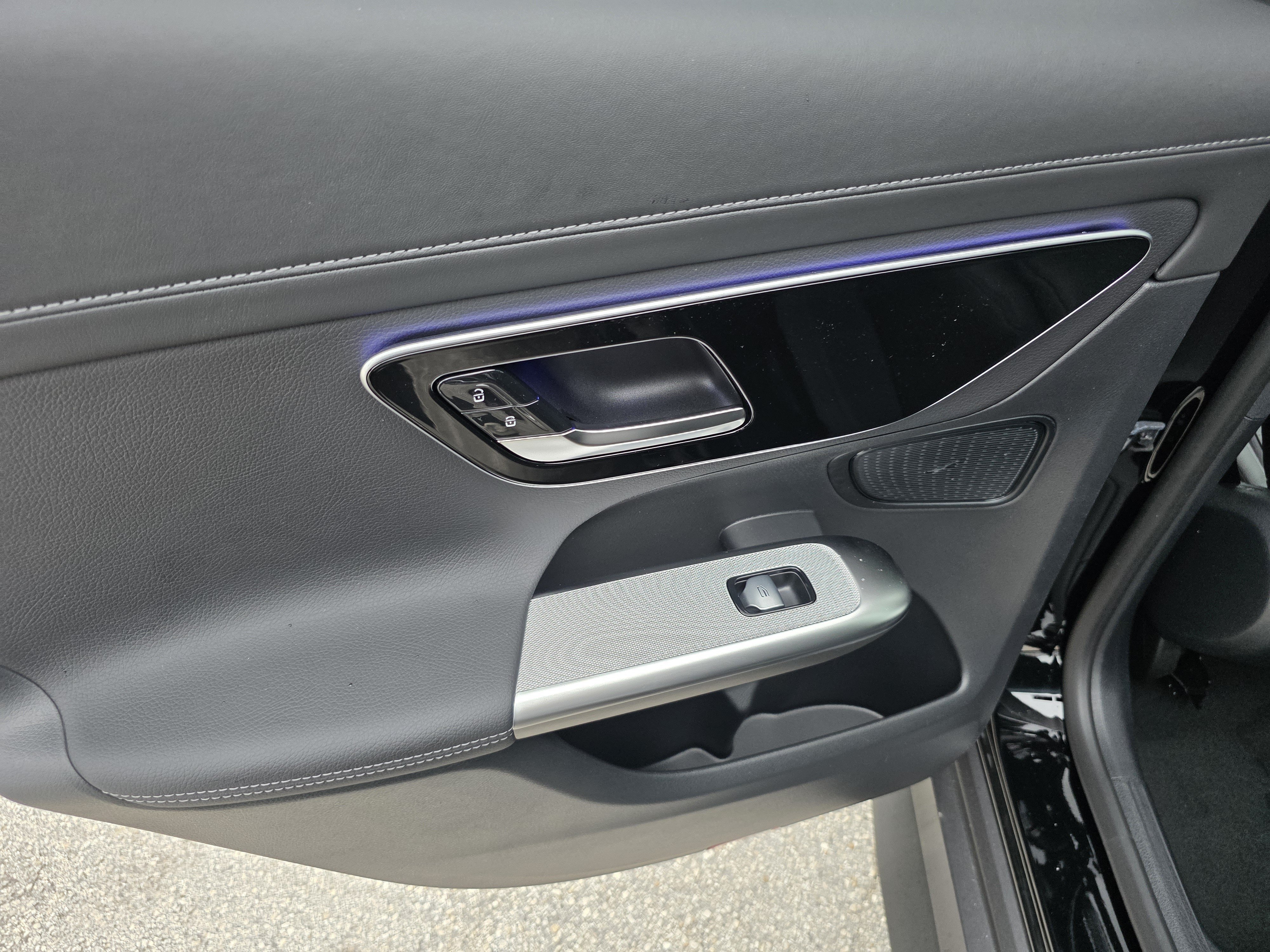 New 2026 Black Mercedes-Benz GLC 300 image 40