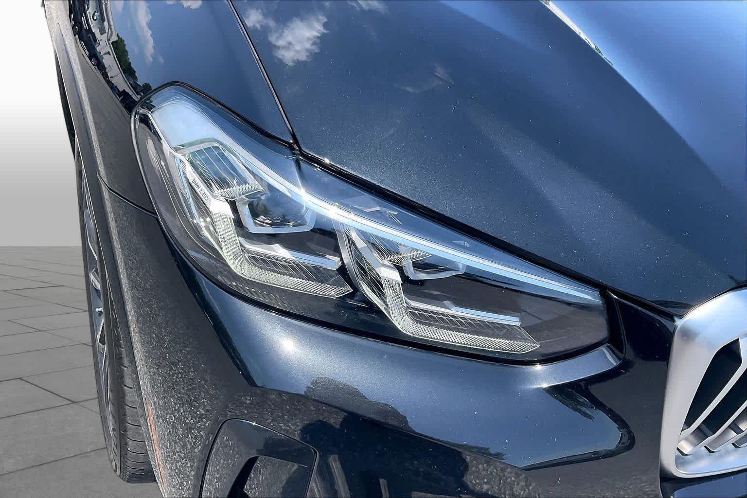 Used 2022 Black Sapphire Metallic BMW xDrive30i image 28