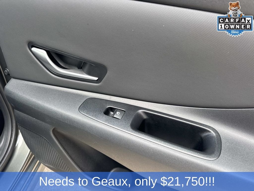 Used 2025 Gray Hyundai SEL Convenience image 22