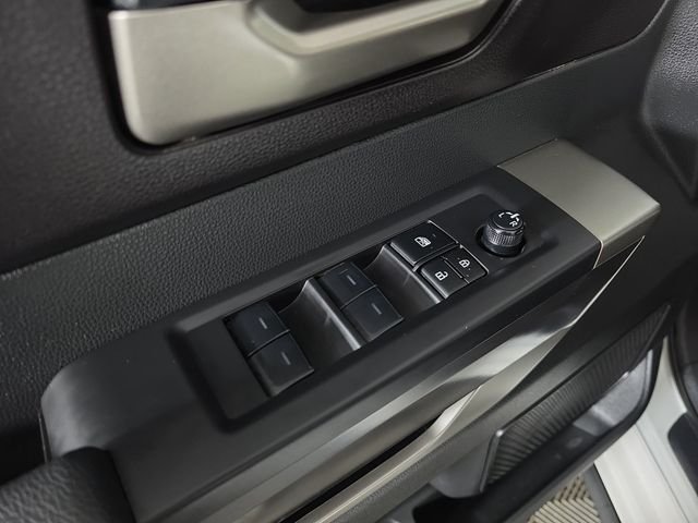 Used 2025 Ice Toyota SR5 image 26