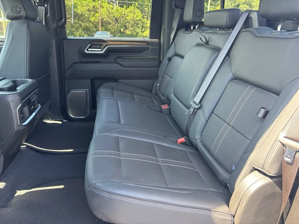 Used 2024 Summit White Chevrolet High Country image 19