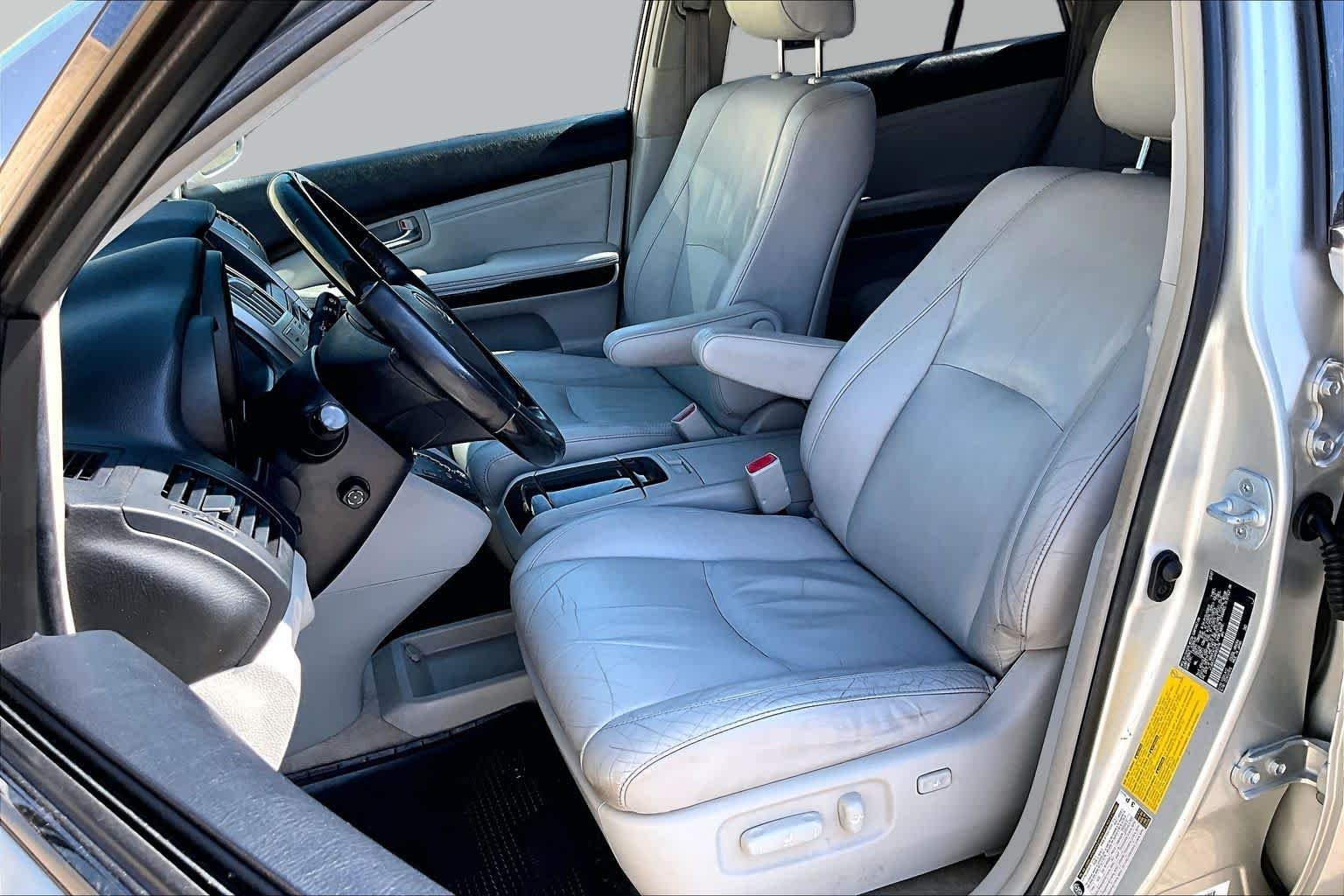 Used 2008 Millennium Silver Metallic Lexus  image 7