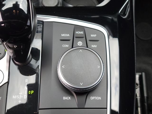 Used 2024 Gray BMW xDrive30i image 27