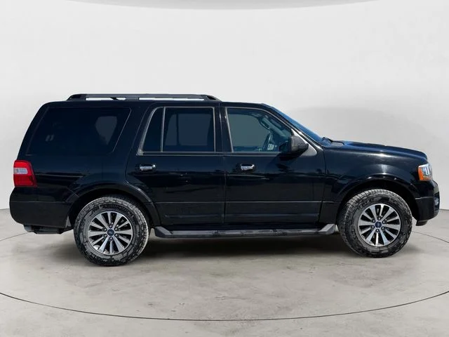 Used 2017 Black Ford XLT image 6
