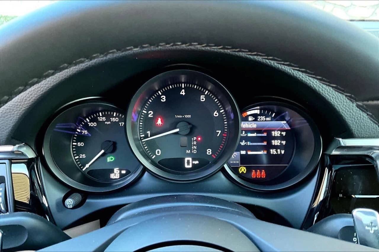 2026 Porsche Macan T - Photo 25