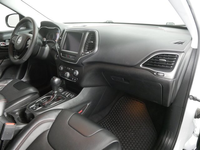 Used 2022 Bright White Clearcoat Jeep Trailhawk w/ Technology Pkg & Comfort Pkg image 16