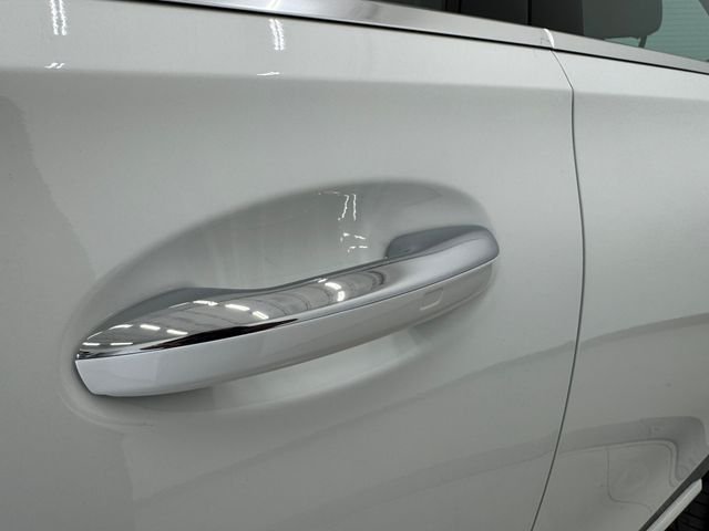 New 2026  Mercedes-Benz C 300 image 37