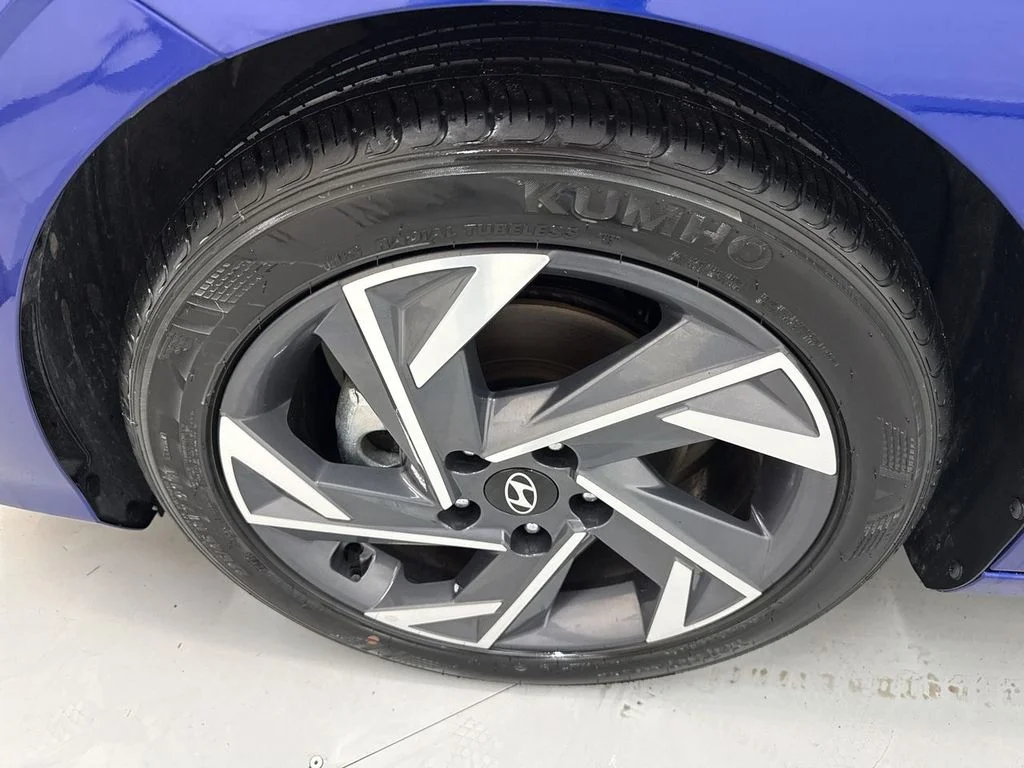 Used 2025 Intense Blue Hyundai SEL Sport image 29