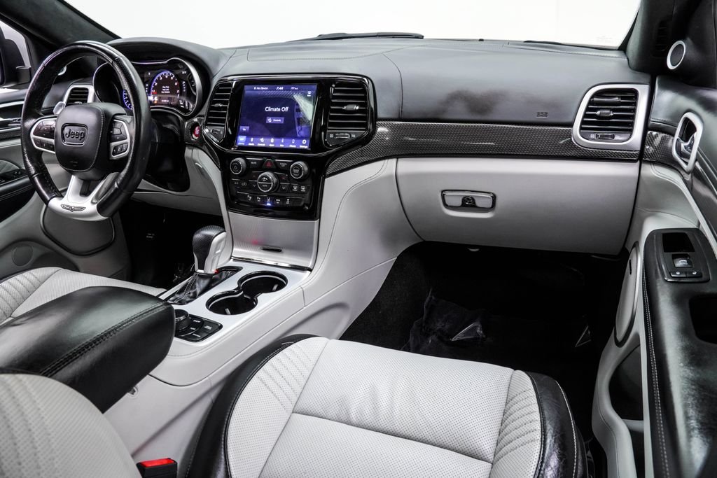 Used 2021 Silver Jeep Trackhawk image 22