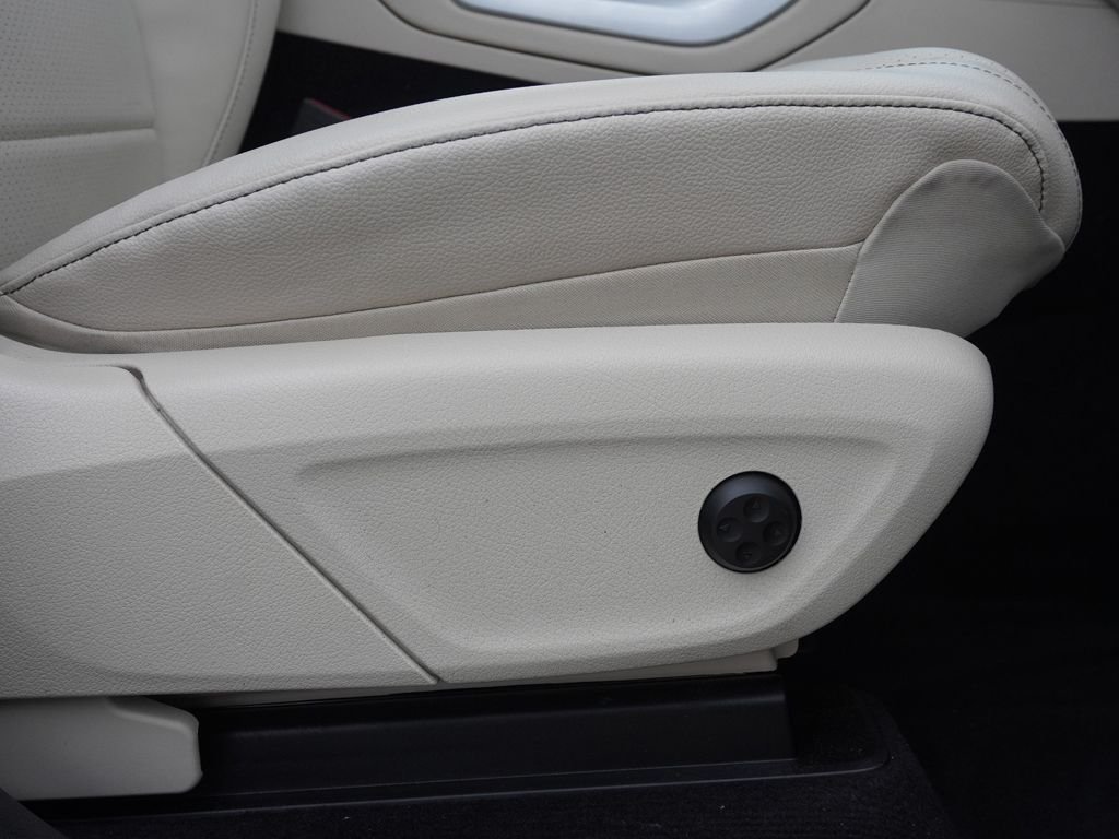 Used 2023 Gray Mercedes-Benz GLE 350 image 30