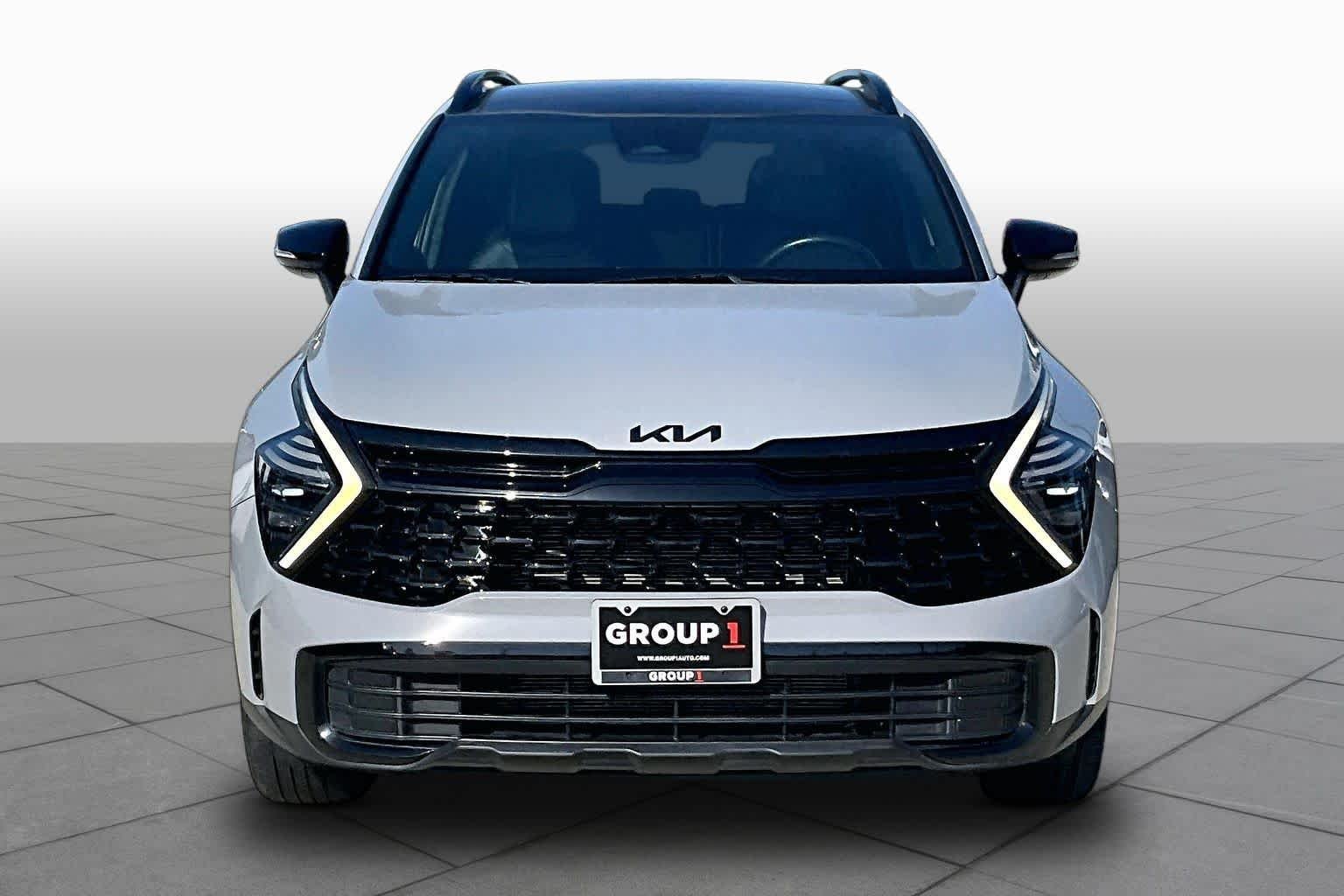 Certified Used 2025 Wolf Gray Kia X-Line image 4