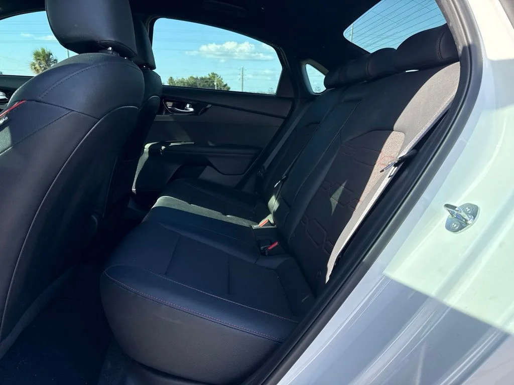 Used 2024 White Kia GT image 9