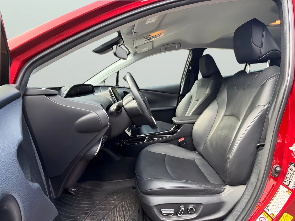 Used 2017 Red Toyota Advanced image 9