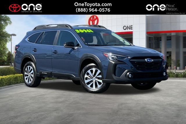 2025 Subaru Outback Premium's photo