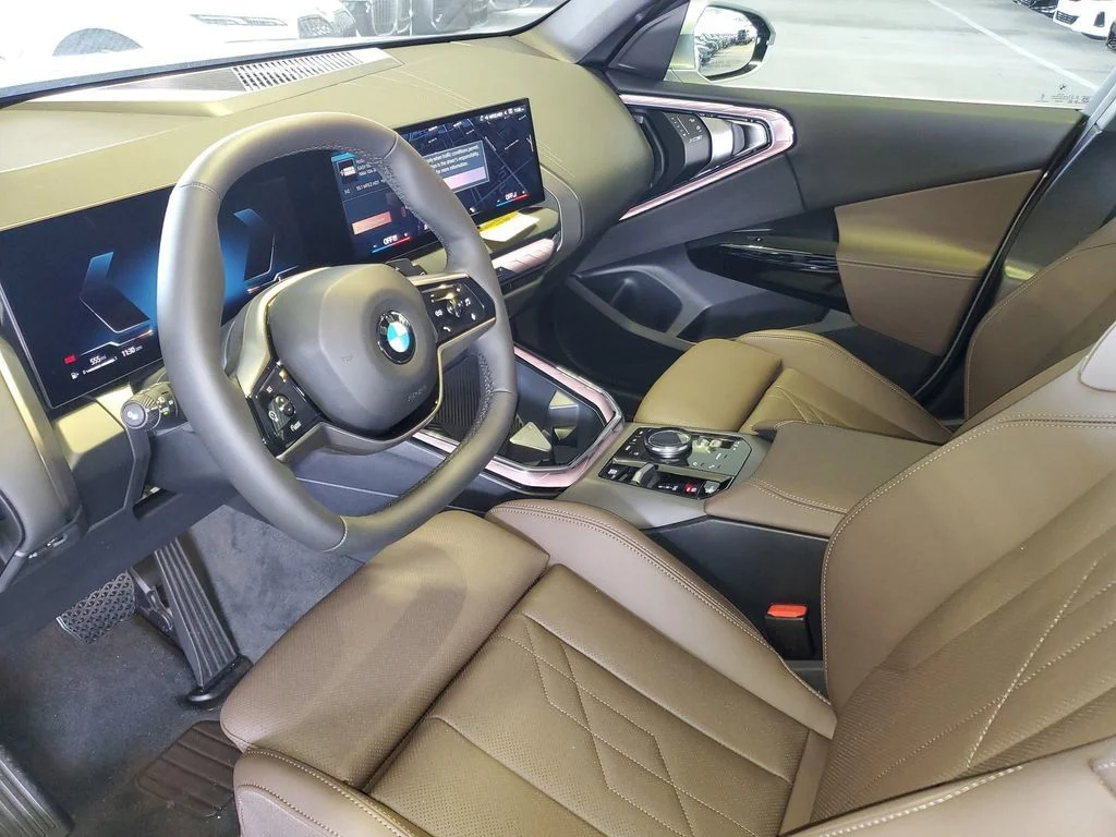 Used 2026 Skyscraper Grey Metallic BMW 30 xDrive image 15