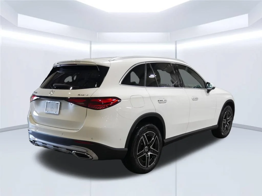 New 2026 Polar White Mercedes-Benz GLC 300 image 5