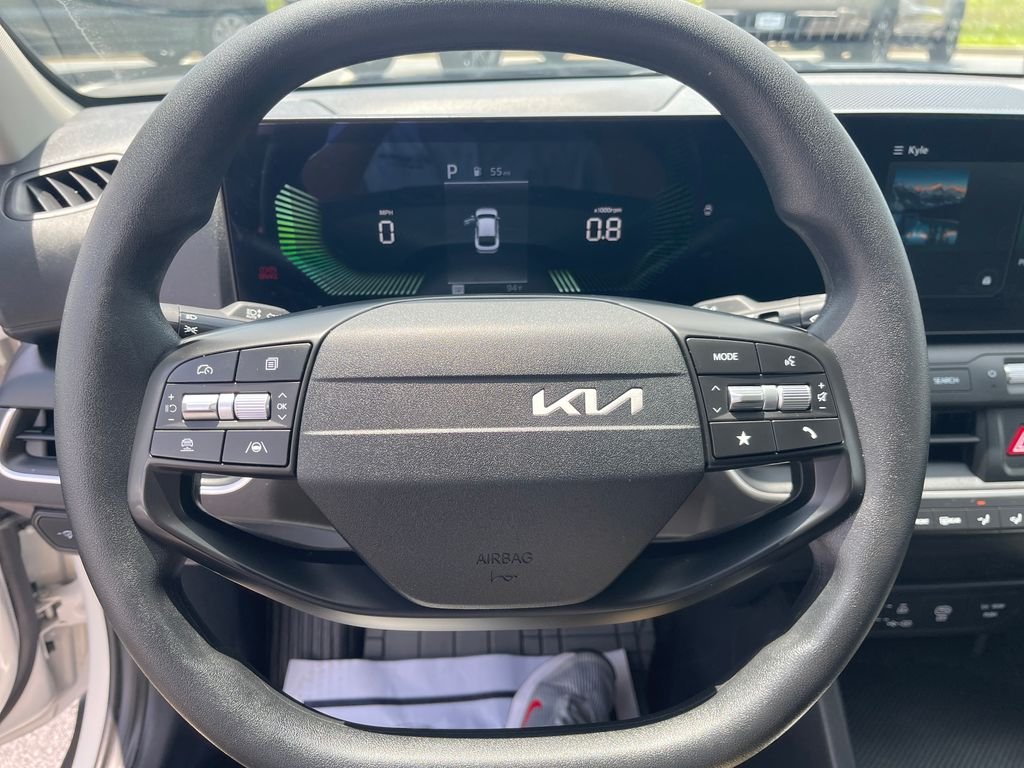 Used 2025 White Kia LX image 17