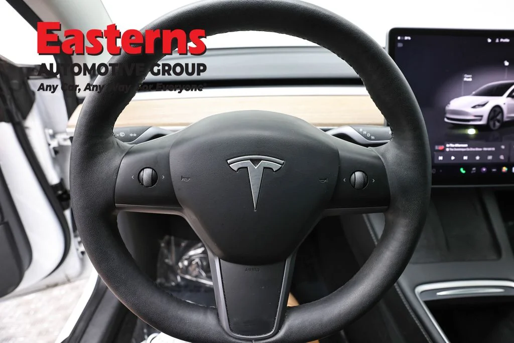 Used 2023 White Tesla Base image 10
