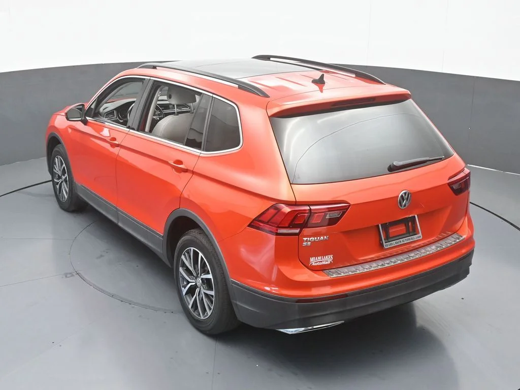 Used 2019 Orange Metallic Volkswagen 2.0T SE image 46