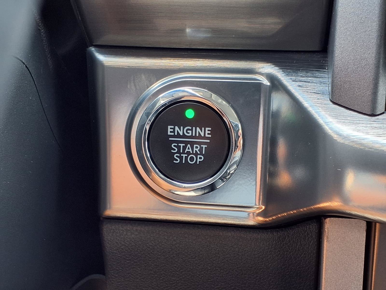 Used 2022 Silver Ford LARIAT image 20