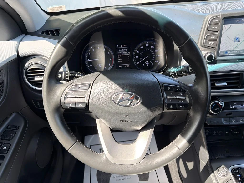 Used 2021 Lunar White Hyundai Ultimate image 18