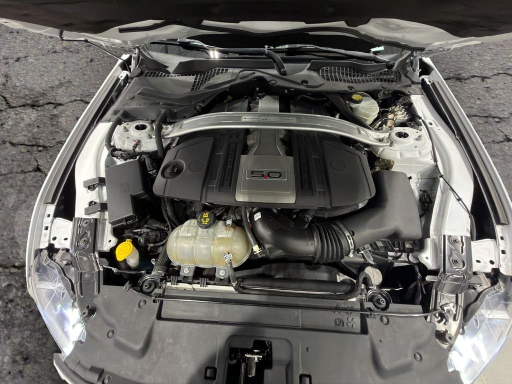 Used 2018 Oxford White Ford GT image 20